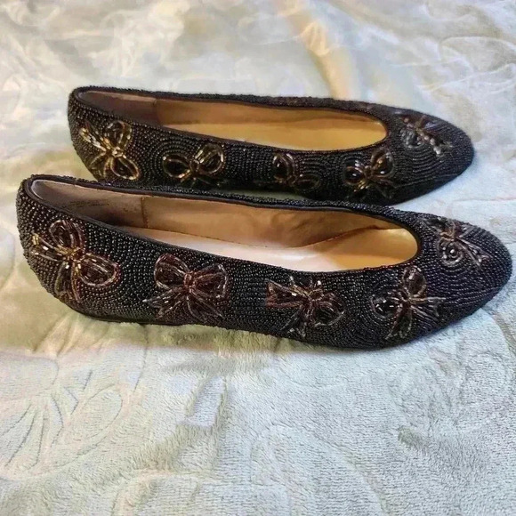 Vintage Talbots Fully Beaded Black Gold Bow Accent Ballet Flats Size 8M - Picture 3 of 9